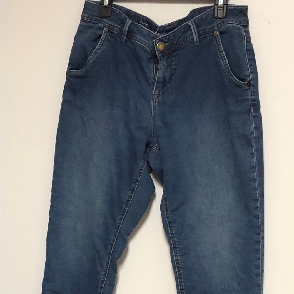 Lane Bryant Blue Denim Capris Sz 16